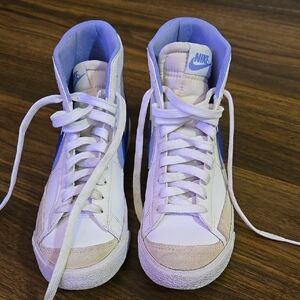 Nike High-Top Sneakers in White and Blue